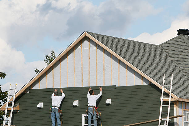 Professional Siding Installation technician working in Berryville, TX